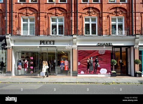 chanel 135 sloane street london|oliver peoples sloane square.